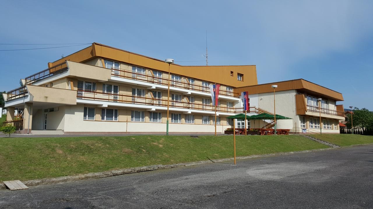 Hotel Banik Nitrianske Rudno Экстерьер фото
